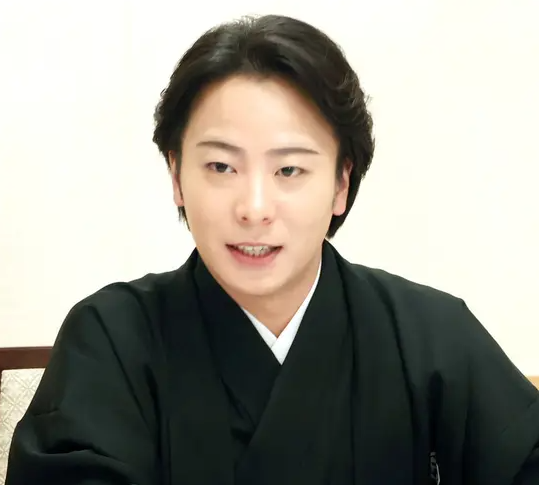 父親と母親は一般人で家系図は非公開