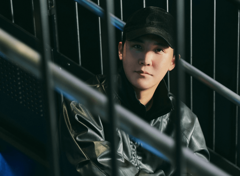 SIMONの経歴を時系列で解説